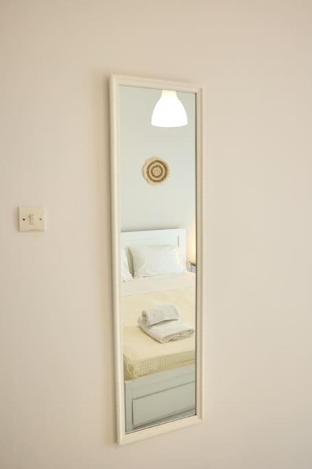 Panoramic White Blue Apartment Chios Town Exterior photo